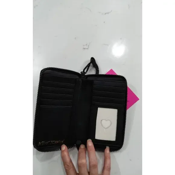 NWT Betsey Johnson black Kara wallet Quilted heart detail 7x4in zip closure glam - Picture 5 of 9